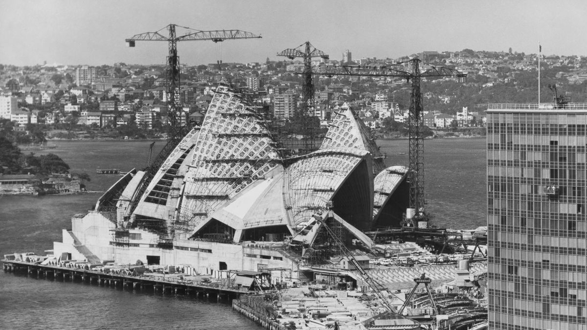 Obrazem: Slavná budova vůbec neměla stát. Opera v Sydney teď slaví 50 let
